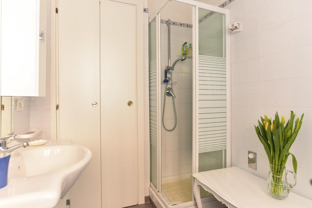 Small Double or Twin Room,191028490:JPEG